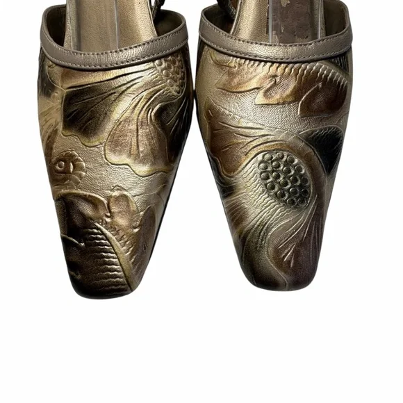 Monzo & Franco Gold Embossed Slingback Heels - Women's Sz 7.5 - Picture 6 of 15